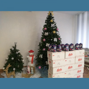 Mult așteptatele cadouri dulci , distribuite de Primaria Municipiului Chisinau și cu sprijinul Direcția Educație Sectorul Centru , au ajuns și la micuții din IET nr.55